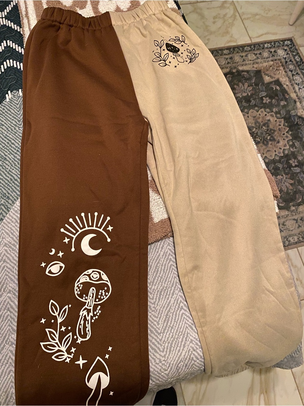 Women’s Two-Tone Brown & Beige Graphic Sweatpants